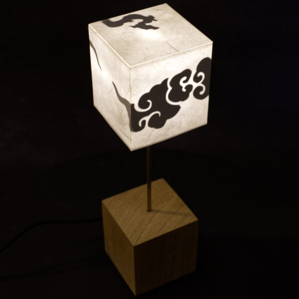 Veilleuse dragon et nuages, bois et papier japonais - Nekotoro