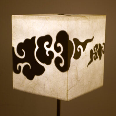 Veilleuse dragon et nuages, bois et papier japonais - Nekotoro